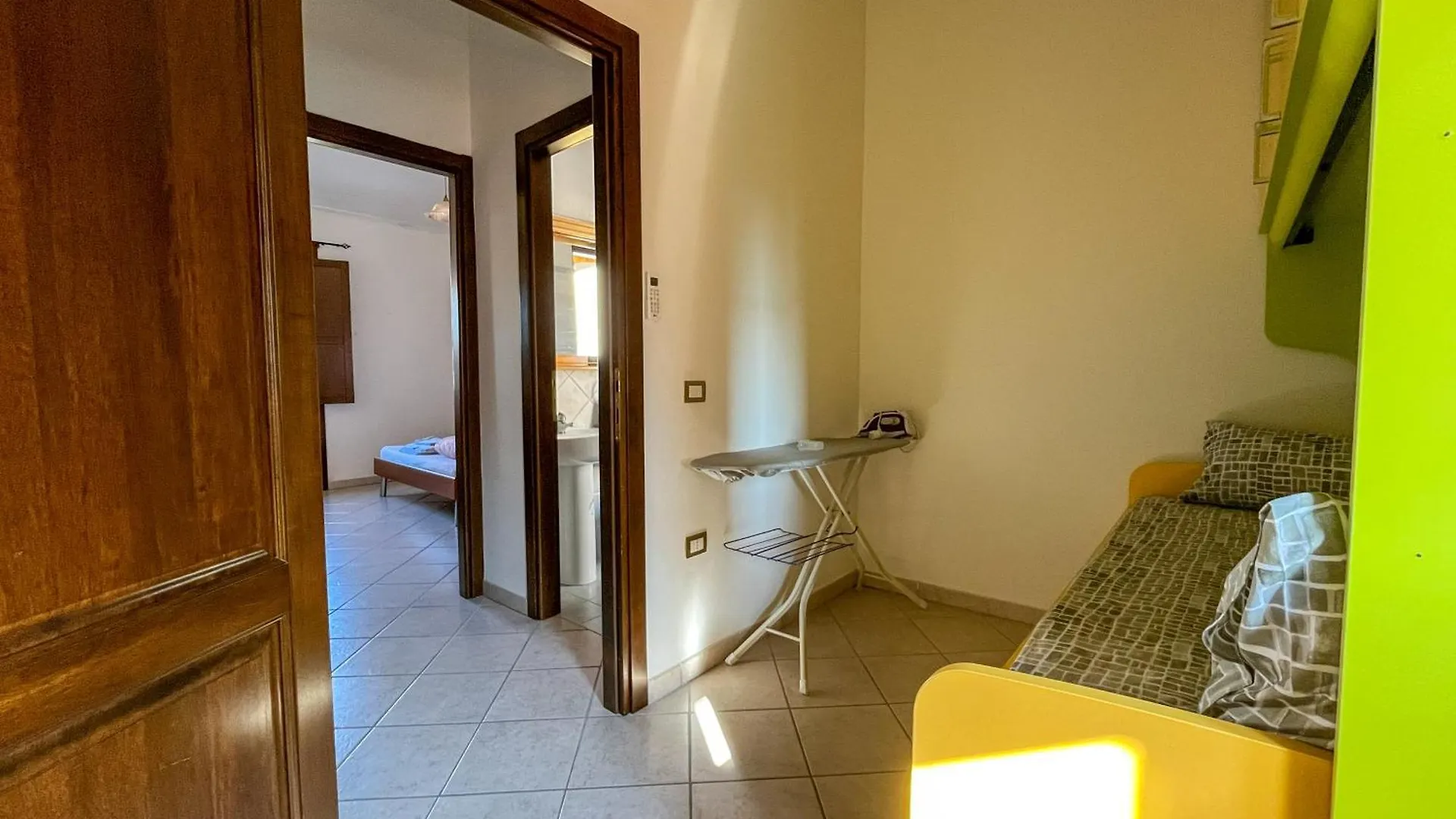 Appartamento Vacanze A 2 Piani Cabras Apartment