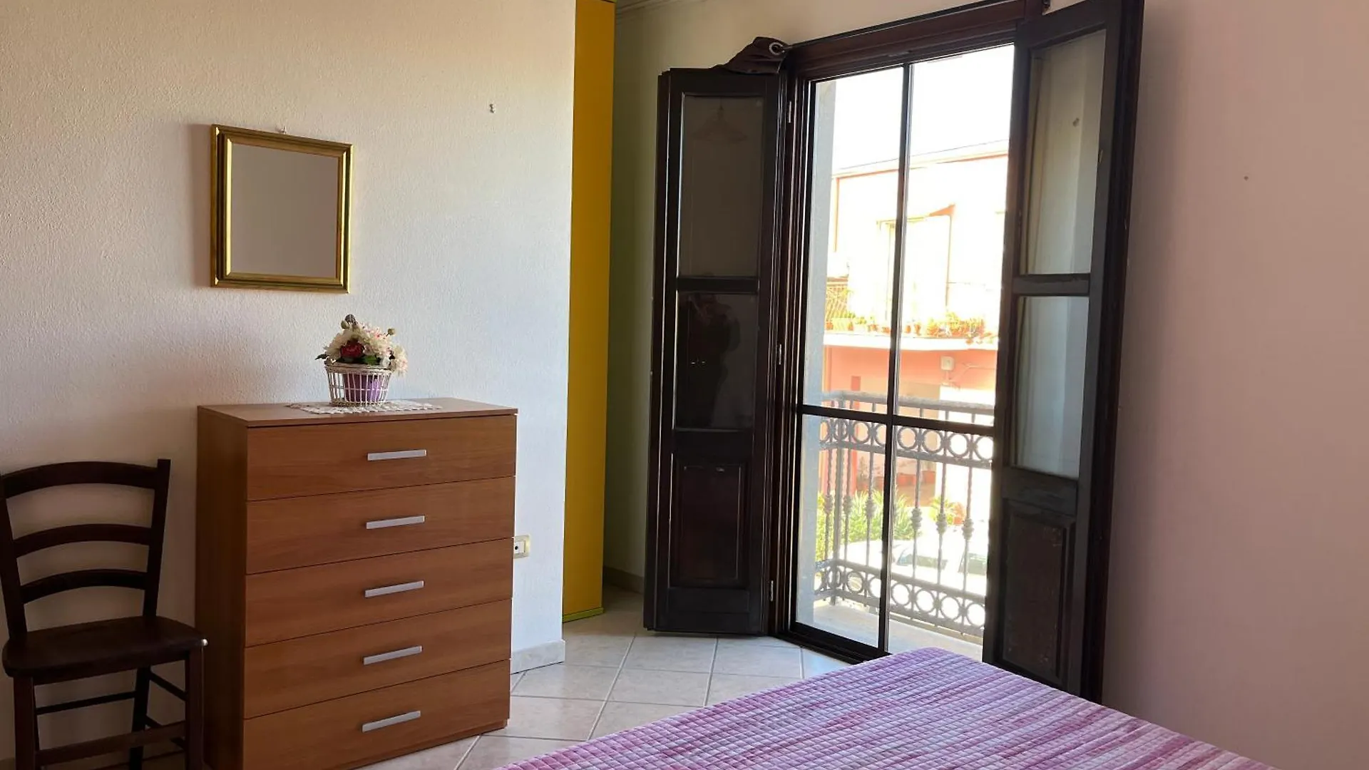 Apartment Appartamento Vacanze A 2 Piani Cabras Italy
